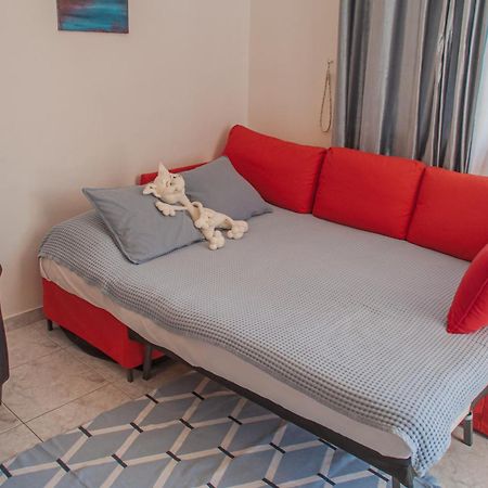 Cozy 1 Bedroom Apartment In Walking Distance To The Municipal Beach Paphos Exterior foto