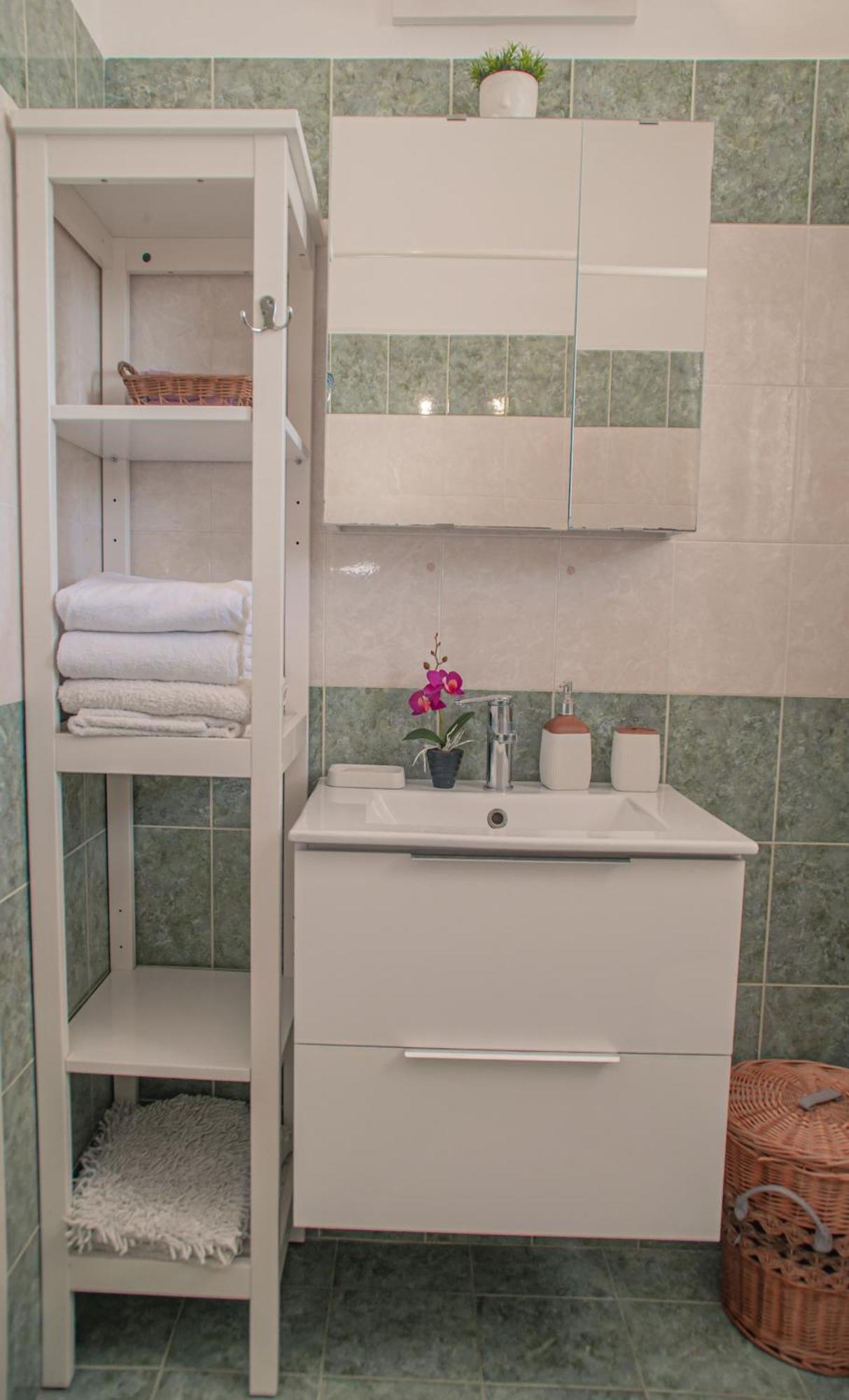 Cozy 1 Bedroom Apartment In Walking Distance To The Municipal Beach Paphos Exterior foto